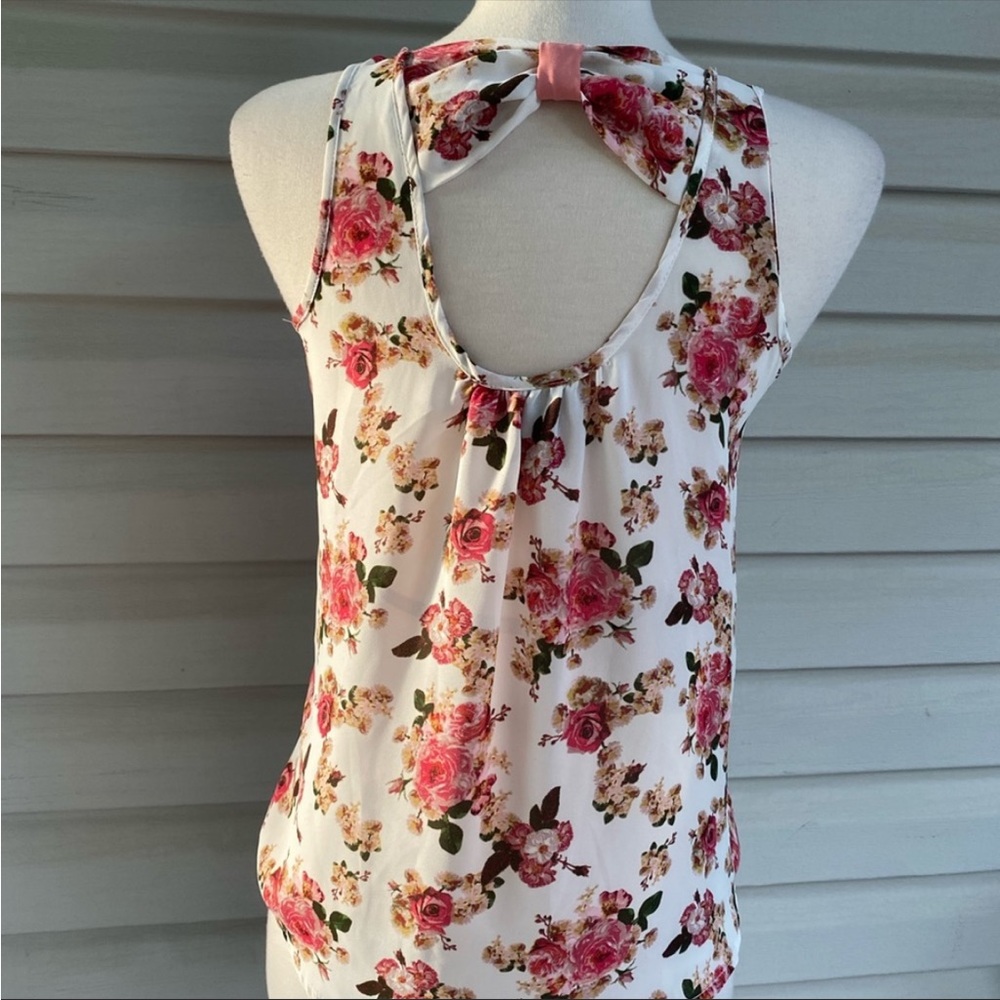 NWT WET SEAL floral top with bow on the back